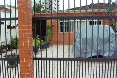 Casa em Praia Grande, no bairro Guilhermina