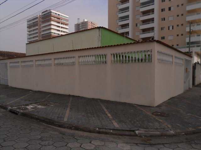 Casa em Praia Grande, no bairro Guilhermina