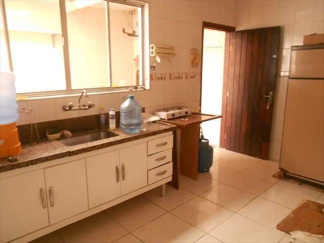 Casa em Praia Grande, no bairro Guilhermina