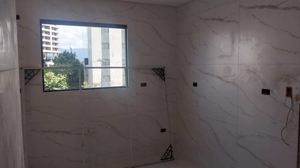 Casa de Condomínio em Praia Grande, no bairro Guilhermina