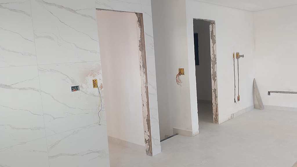 Casa de Condomínio em Praia Grande, no bairro Guilhermina