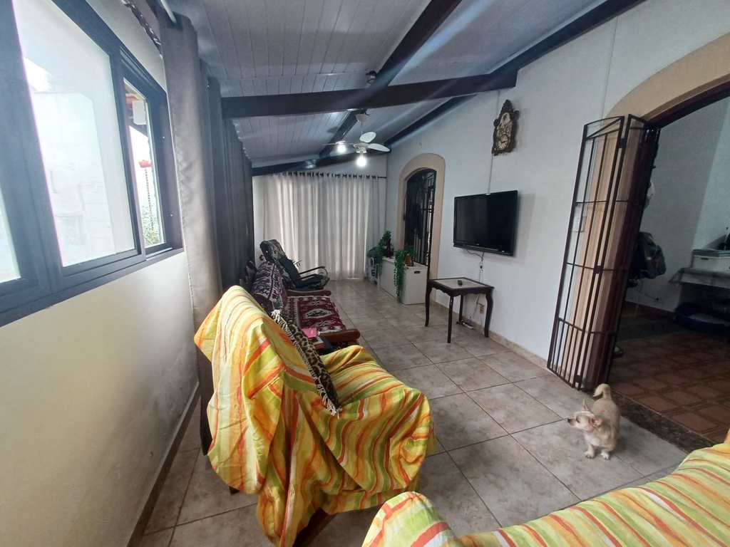 Casa em Itanhaém, no bairro Jardim Suarão (Praia)