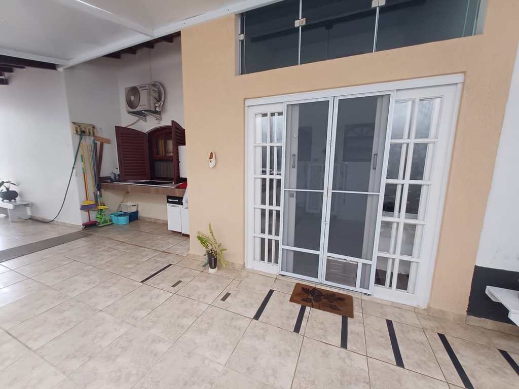 Casa em Itanhaém, no bairro Jardim Suarão (Praia)