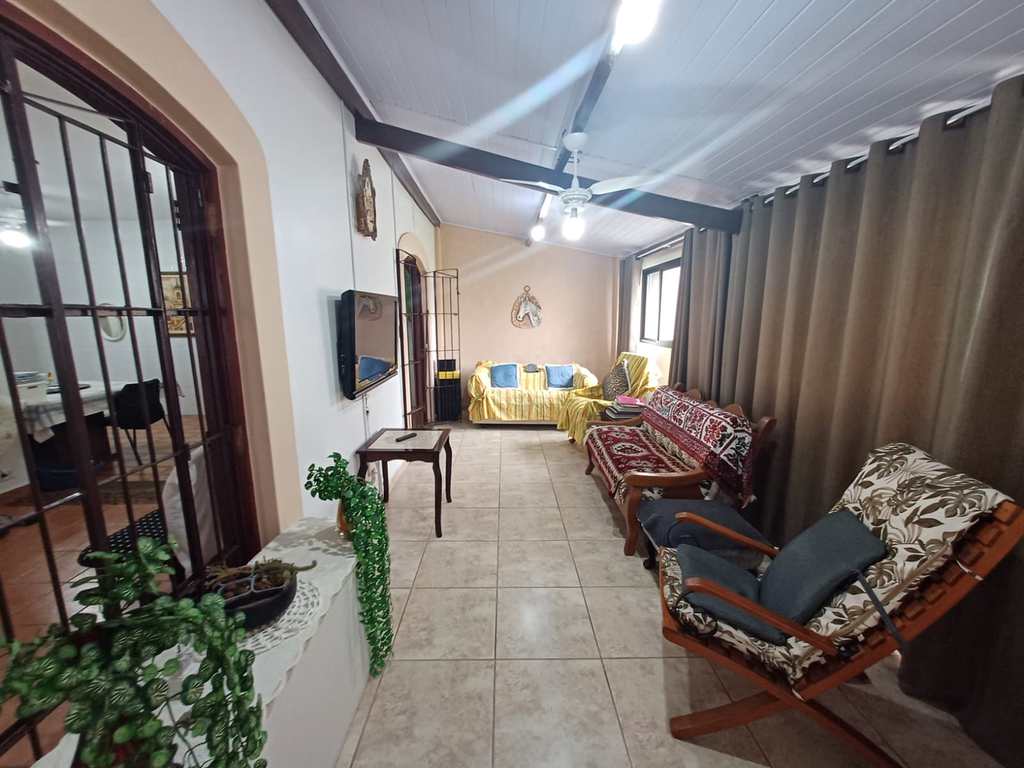 Casa em Itanhaém, no bairro Jardim Suarão (Praia)