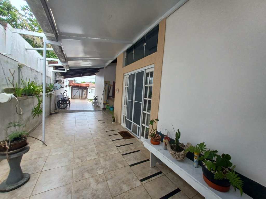 Casa em Itanhaém, no bairro Jardim Suarão (Praia)