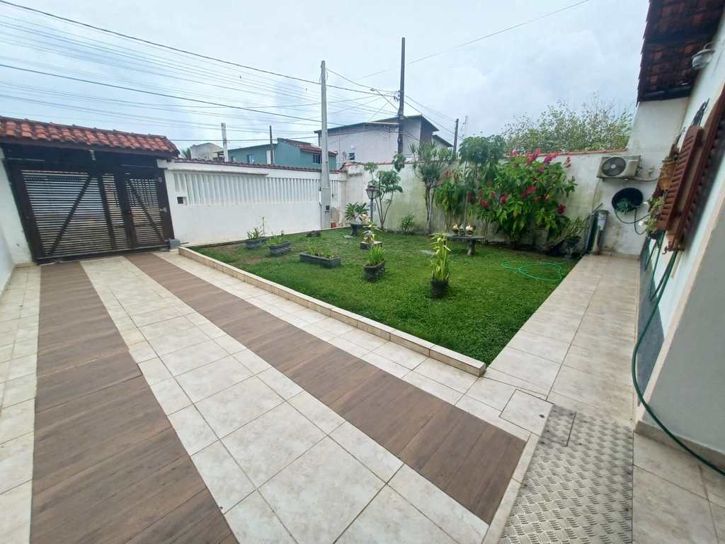 Casa em Itanhaém, no bairro Jardim Suarão (Praia)