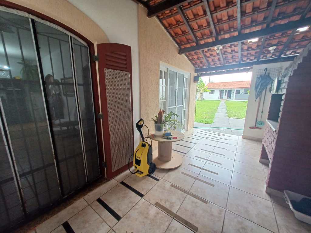 Casa em Itanhaém, no bairro Jardim Suarão (Praia)