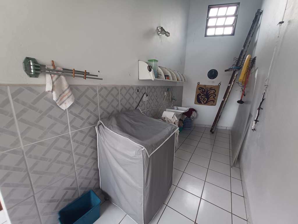 Casa em Itanhaém, no bairro Jardim Suarão (Praia)