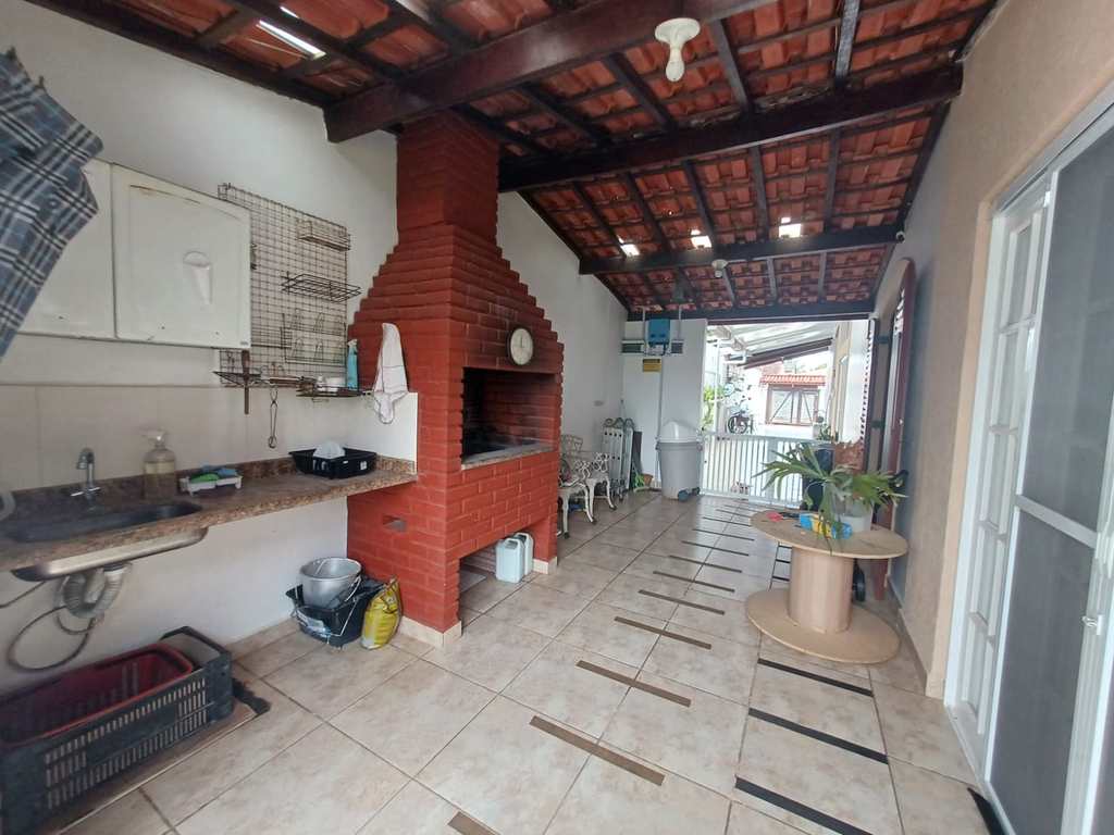 Casa em Itanhaém, no bairro Jardim Suarão (Praia)