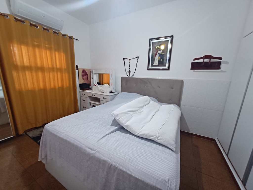 Casa em Itanhaém, no bairro Jardim Suarão (Praia)