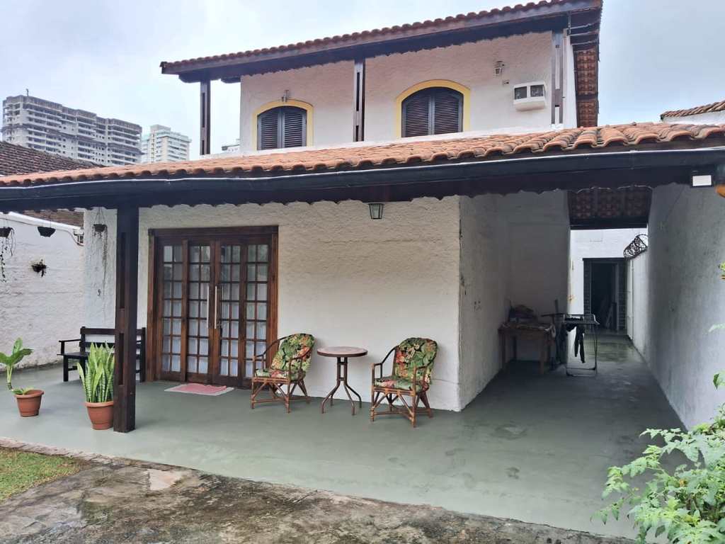 Casa em Praia Grande, no bairro Canto do Forte