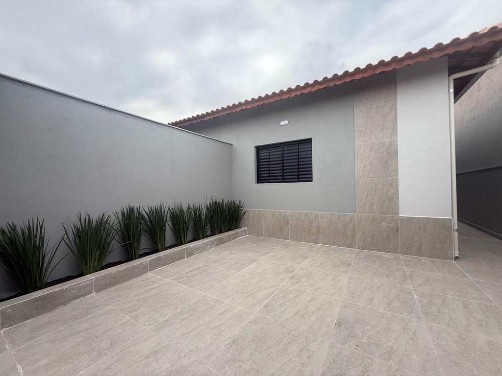 Casa em Mongaguá, no bairro Balneário Samas