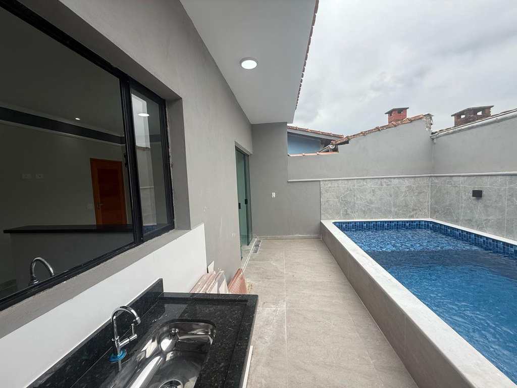 Casa em Mongaguá, no bairro Balneário Samas