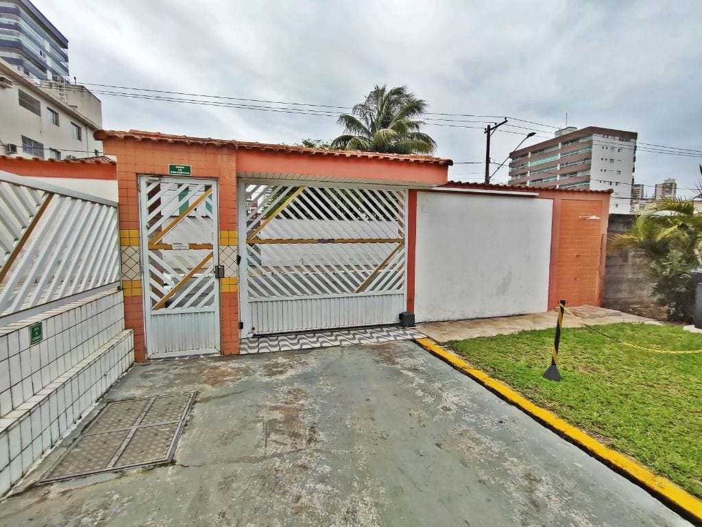 Kitnet em Praia Grande, no bairro Canto do Forte