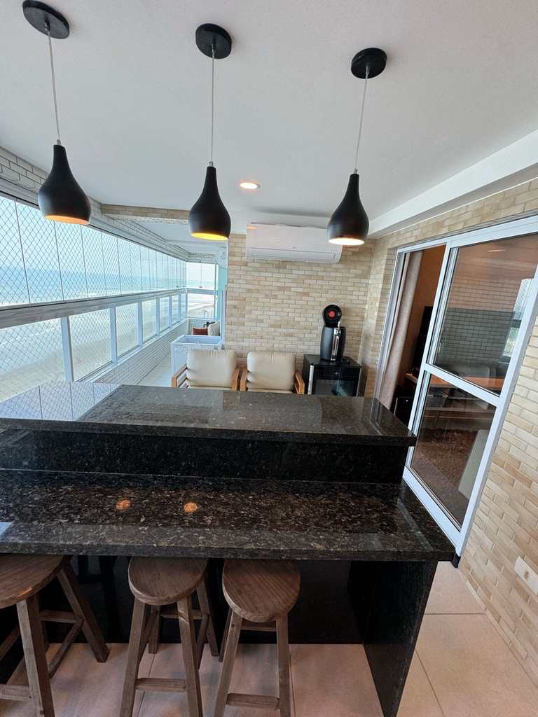 Apartamento em Mongaguá, no bairro Centro