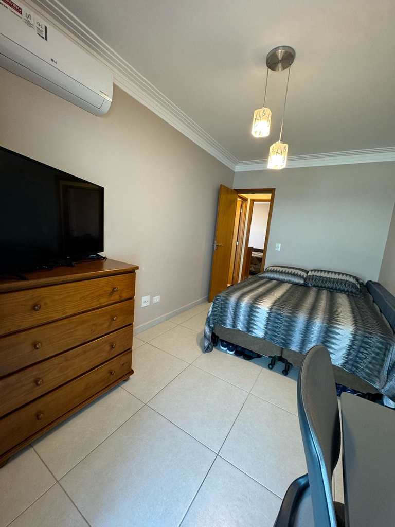 Apartamento em Mongaguá, no bairro Centro