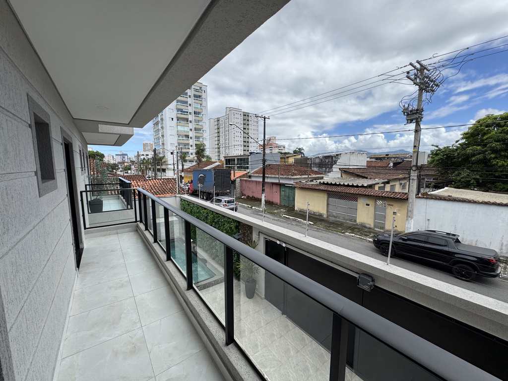 Sobrado em Praia Grande, no bairro Guilhermina