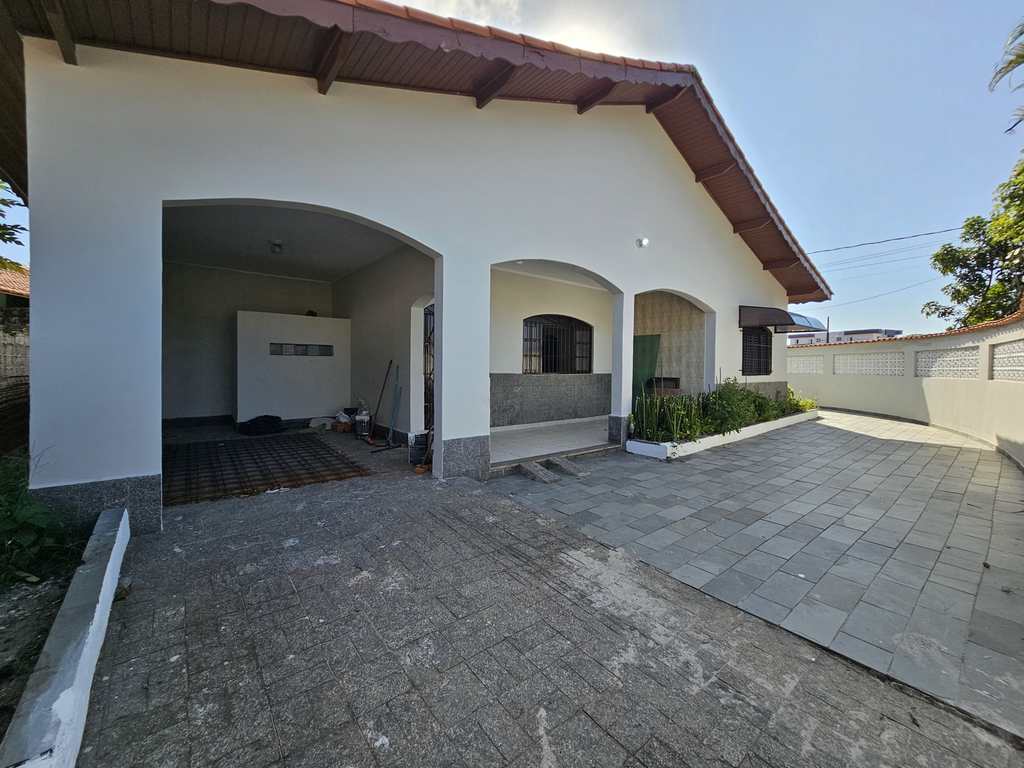 Casa em Mongaguá, no bairro Agenor de Campos