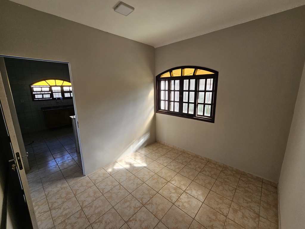 Casa em Mongaguá, no bairro Agenor de Campos
