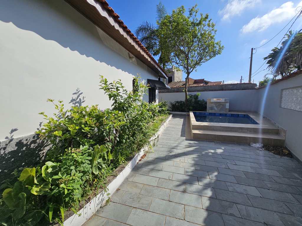 Casa em Mongaguá, no bairro Agenor de Campos