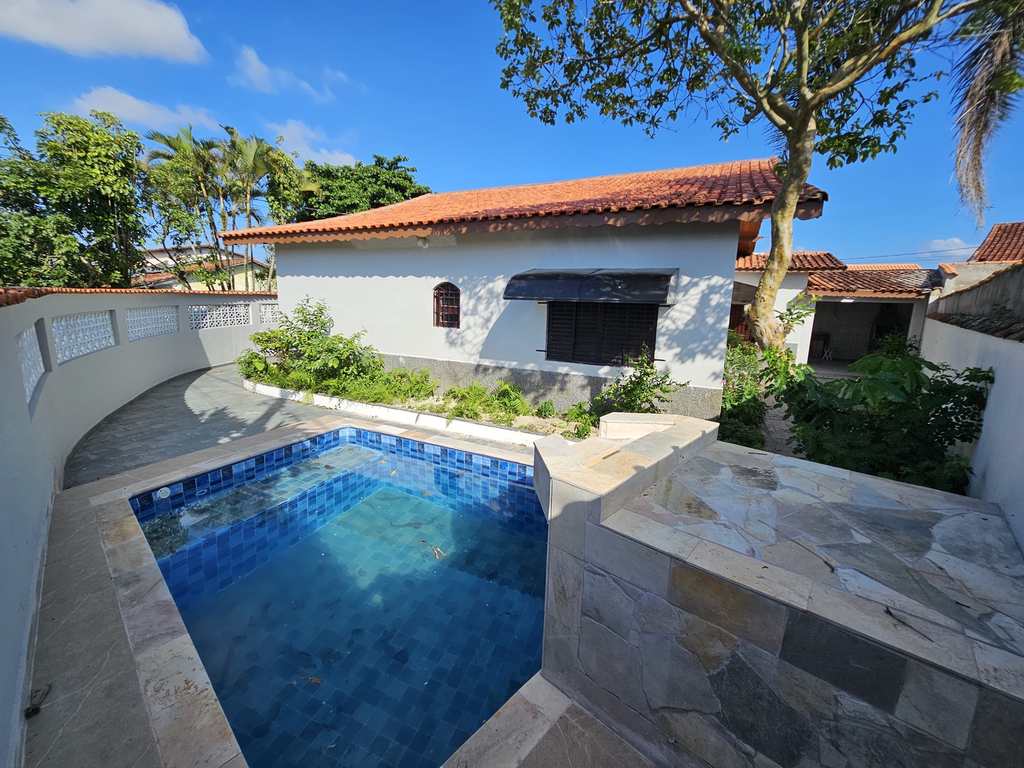 Casa em Mongaguá, no bairro Agenor de Campos