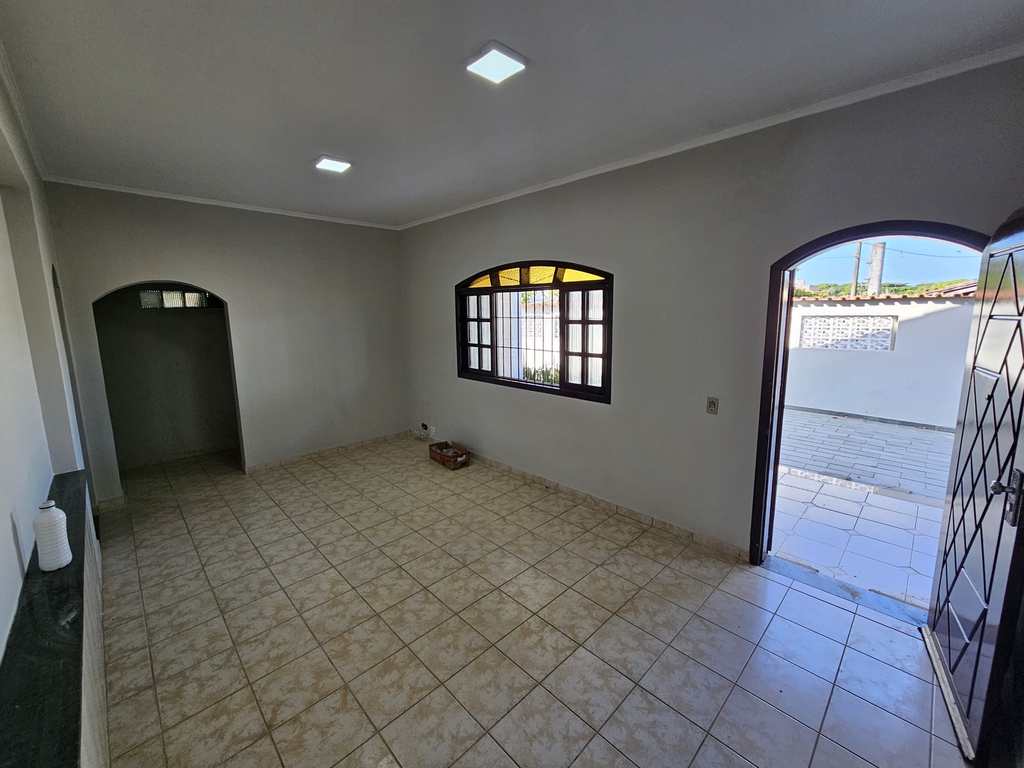 Casa em Mongaguá, no bairro Agenor de Campos