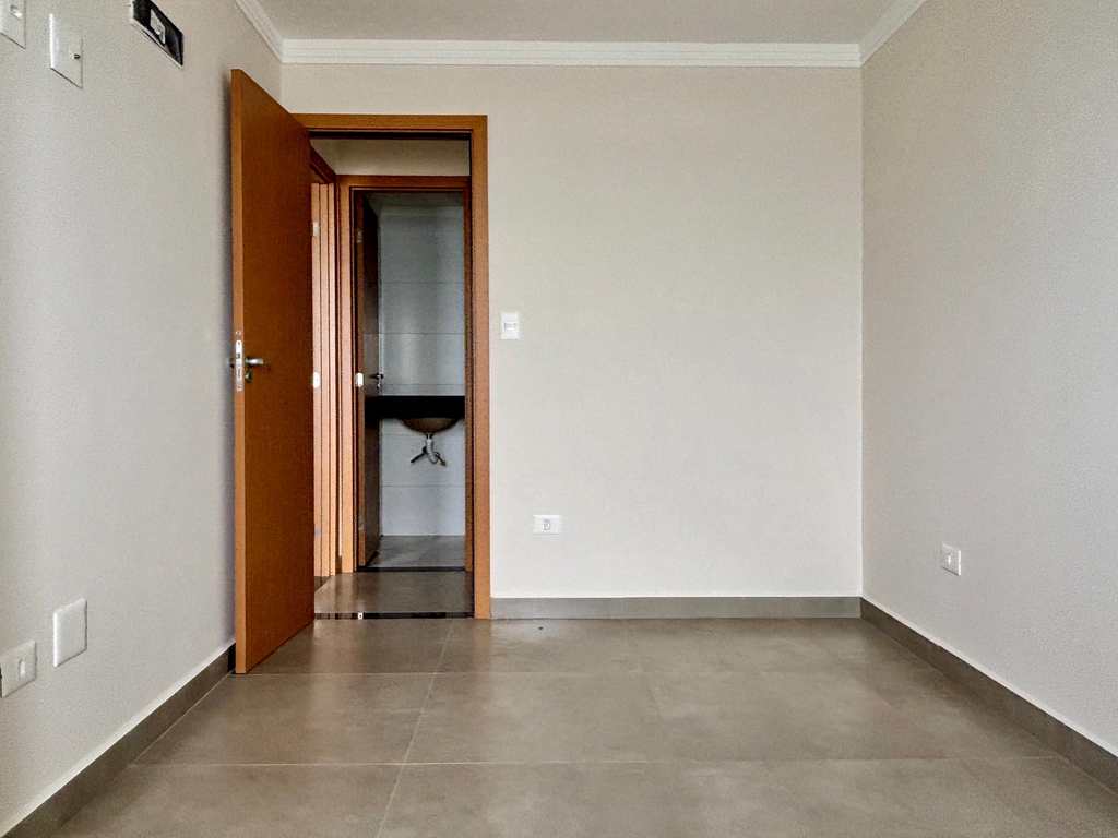 Apartamento em Praia Grande, no bairro Real