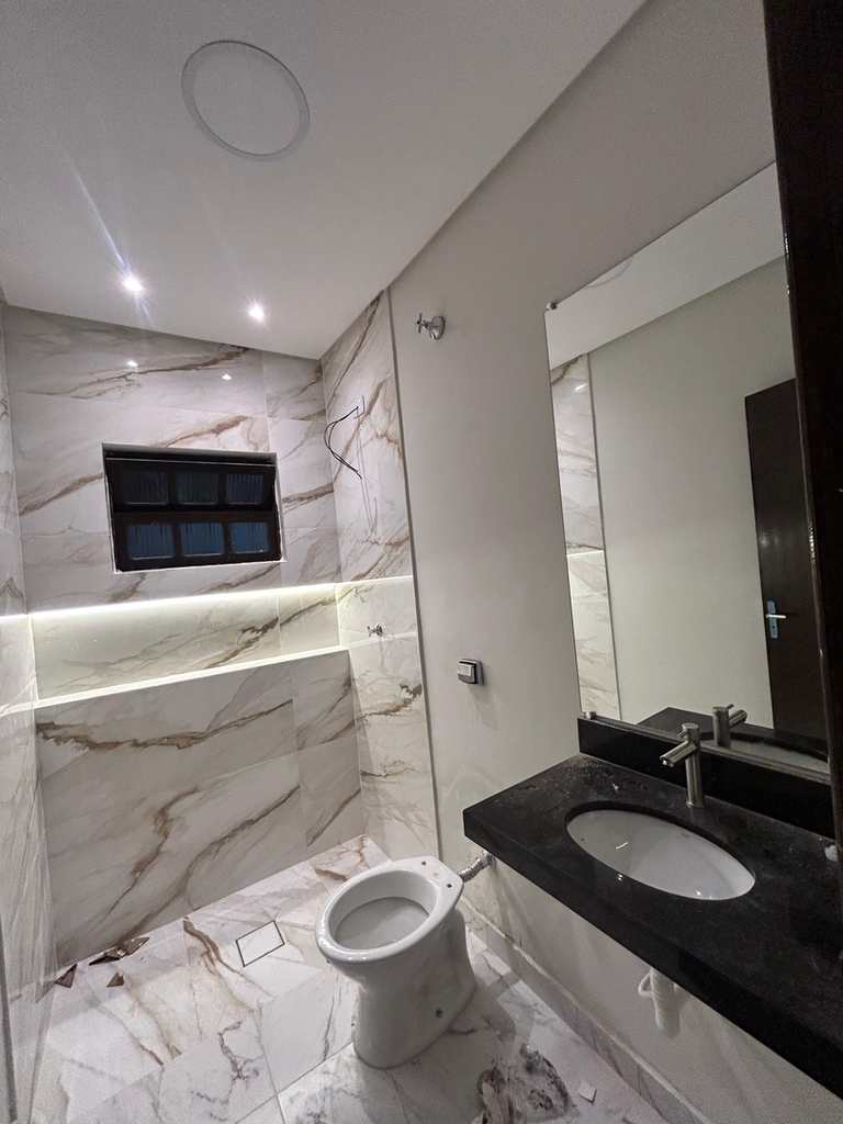 Casa em Praia Grande, no bairro Caiçara