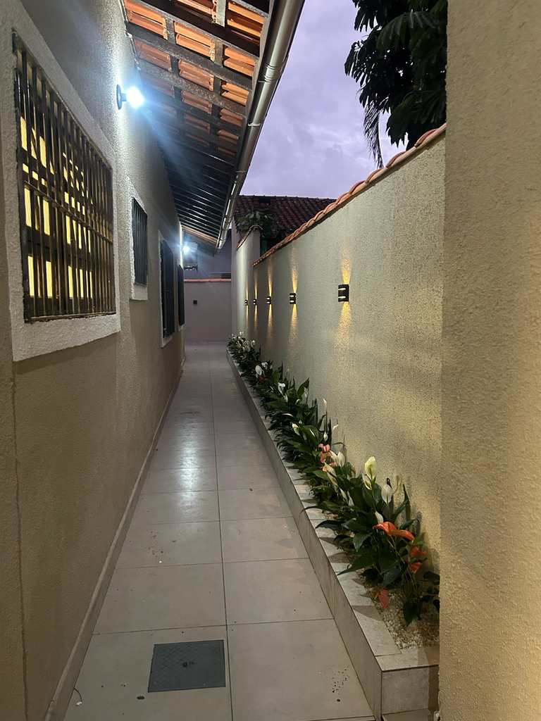 Casa em Praia Grande, no bairro Caiçara