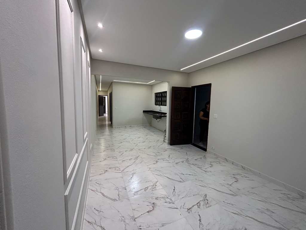 Casa em Praia Grande, no bairro Caiçara