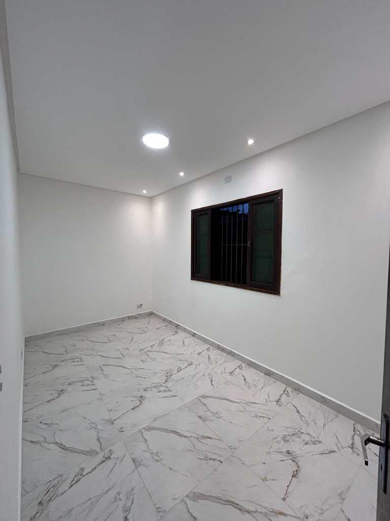 Casa em Praia Grande, no bairro Caiçara