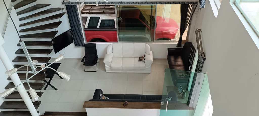 Sobrado em Praia Grande, no bairro Canto do Forte