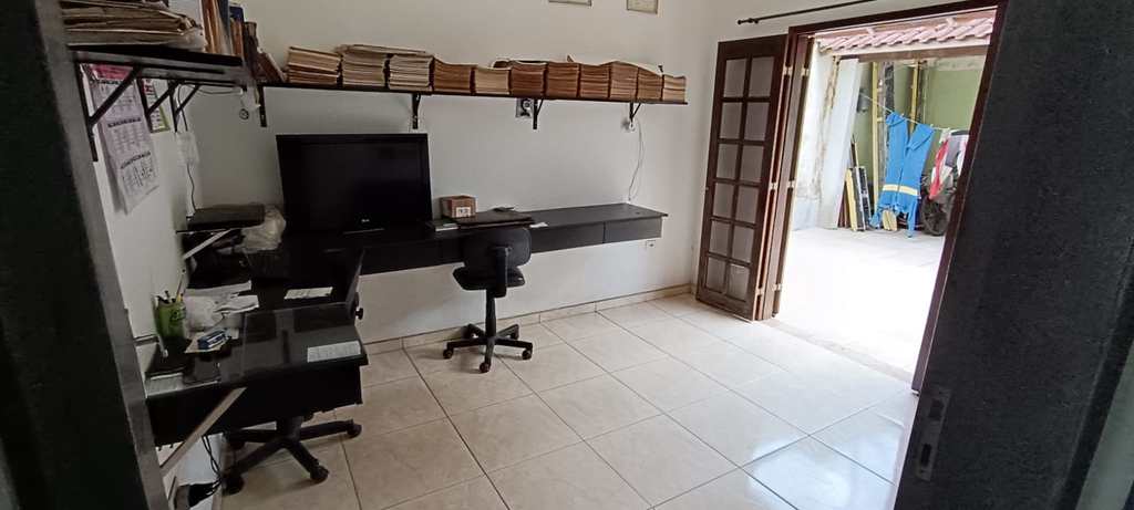 Sobrado em Praia Grande, no bairro Canto do Forte