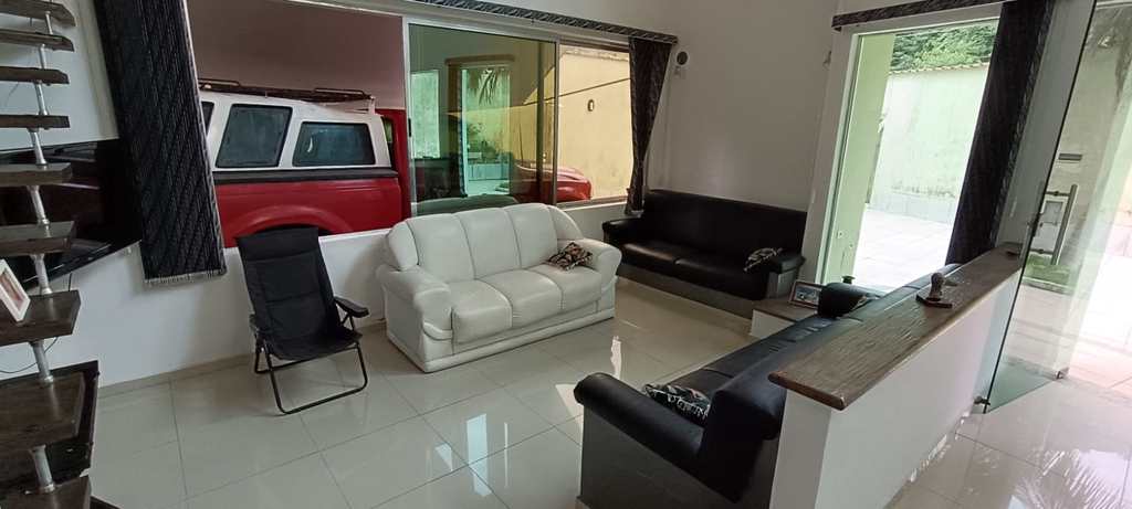 Sobrado em Praia Grande, no bairro Canto do Forte