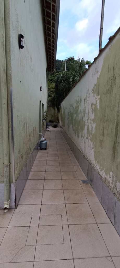Sobrado em Praia Grande, no bairro Canto do Forte