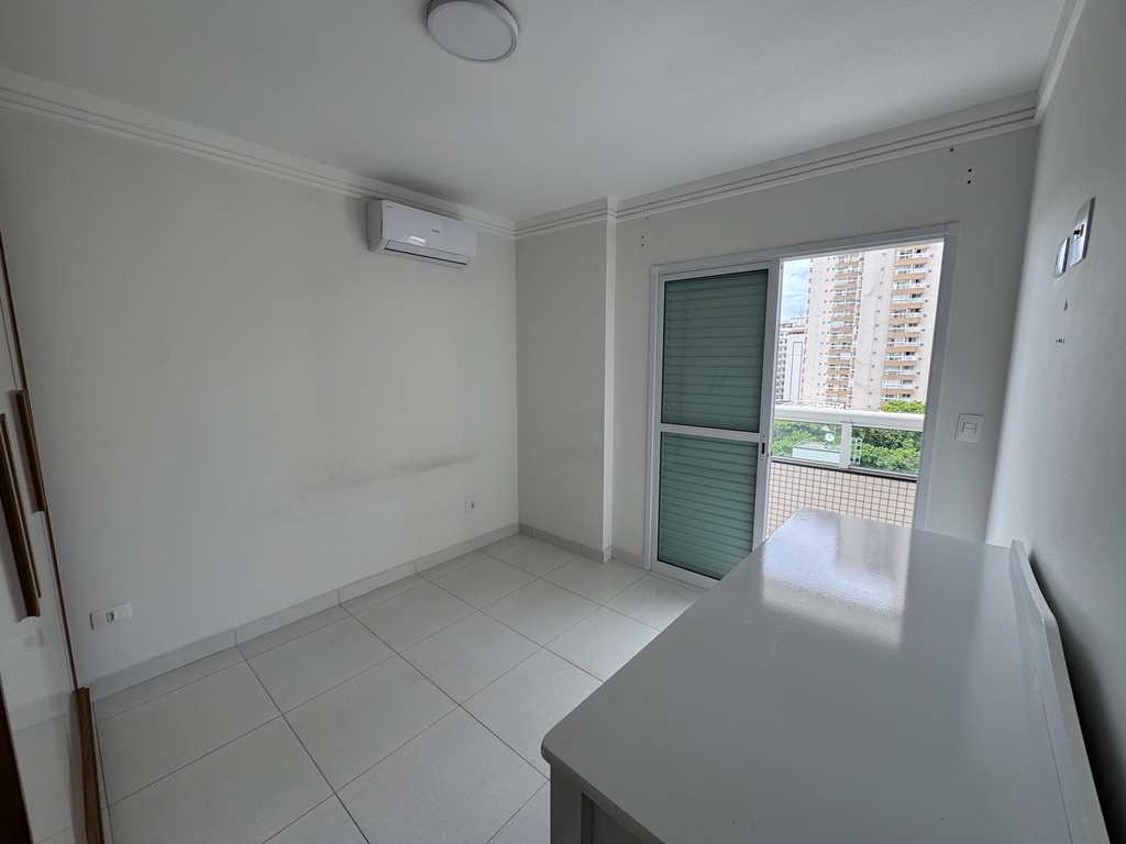 Apartamento em Praia Grande, no bairro Boqueirão