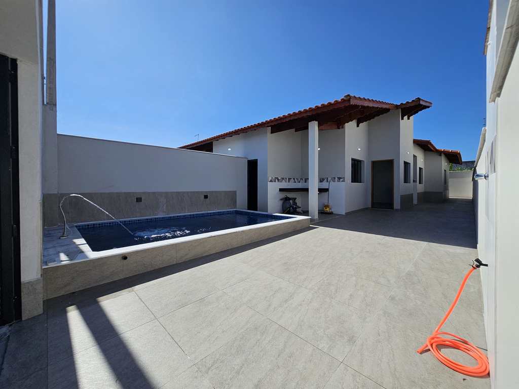 Casa em Itanhaém, no bairro Bopiranga