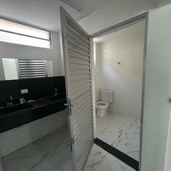 Loja em Praia Grande, bairro Tupi