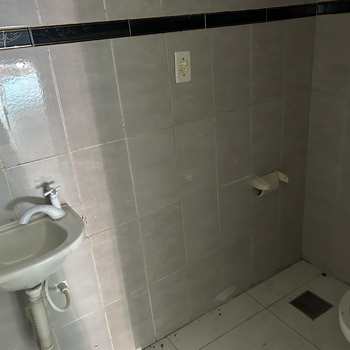 Loja em Praia Grande, bairro Mirim