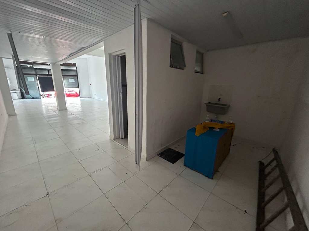 Loja em Praia Grande, no bairro Mirim