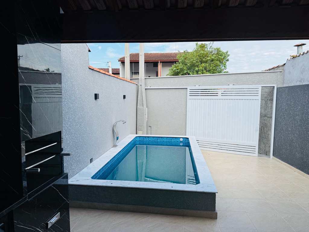 Casa em Itanhaém, no bairro Satélite