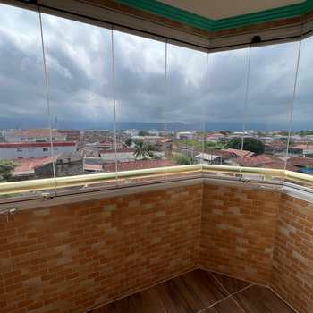 Apartamento em Praia Grande, bairro Maracanã