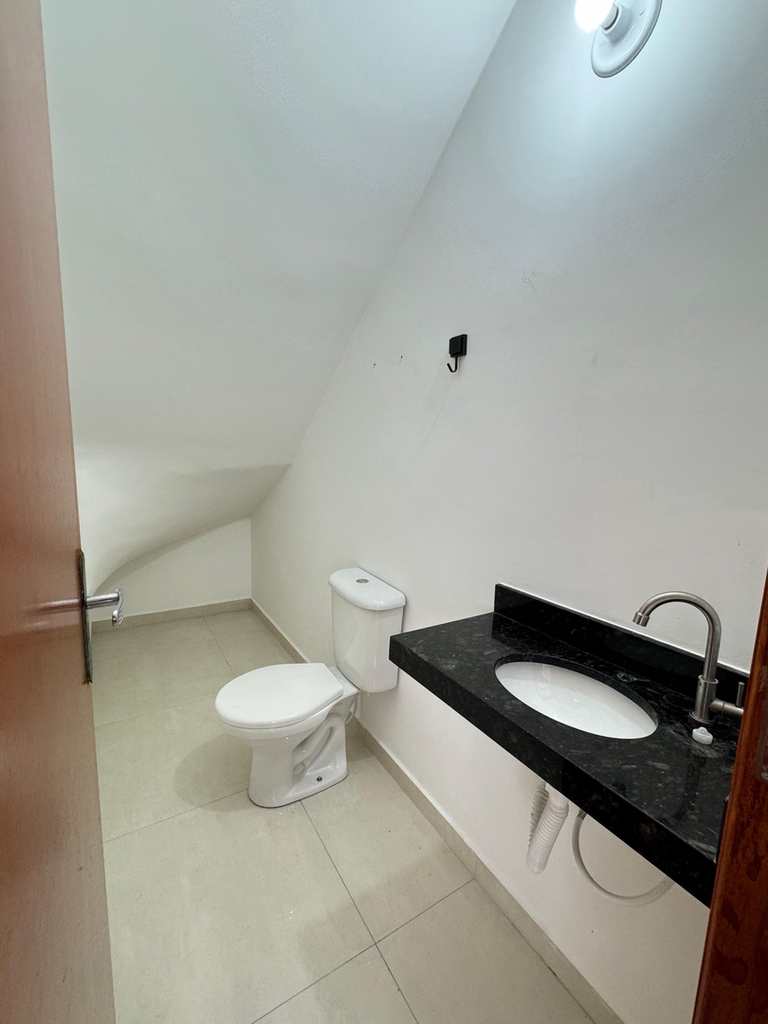 Casa em Praia Grande, no bairro Guilhermina