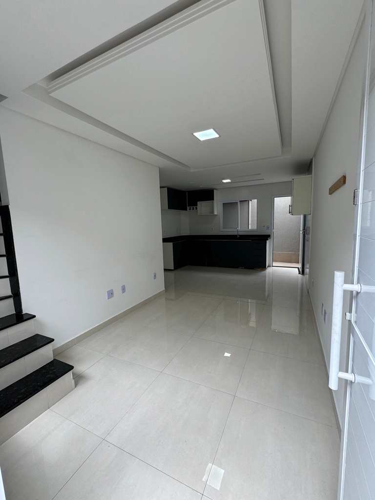 Casa em Praia Grande, no bairro Guilhermina