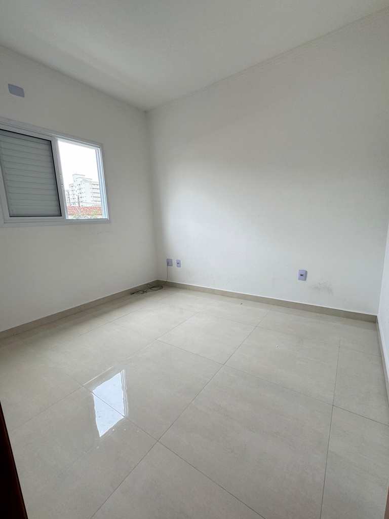 Casa em Praia Grande, no bairro Guilhermina