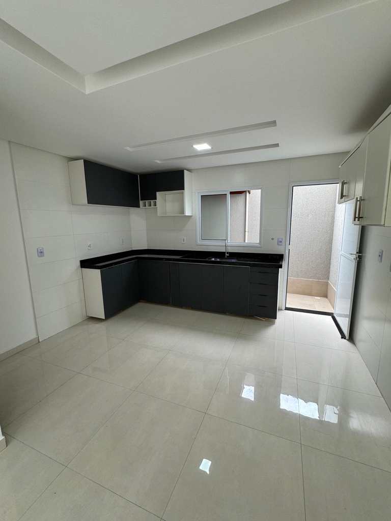 Casa em Praia Grande, no bairro Guilhermina