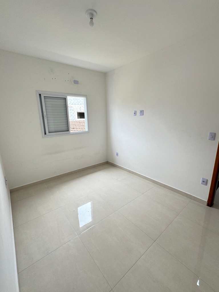 Casa em Praia Grande, no bairro Guilhermina