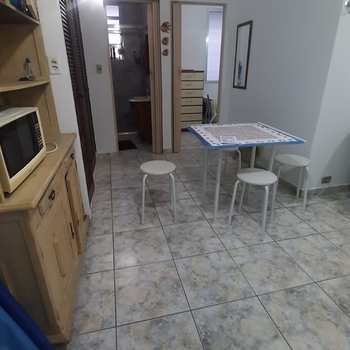 Apartamento em Praia Grande, bairro Vila Guilhermina