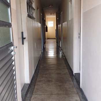 Apartamento em Praia Grande, bairro Guilhermina