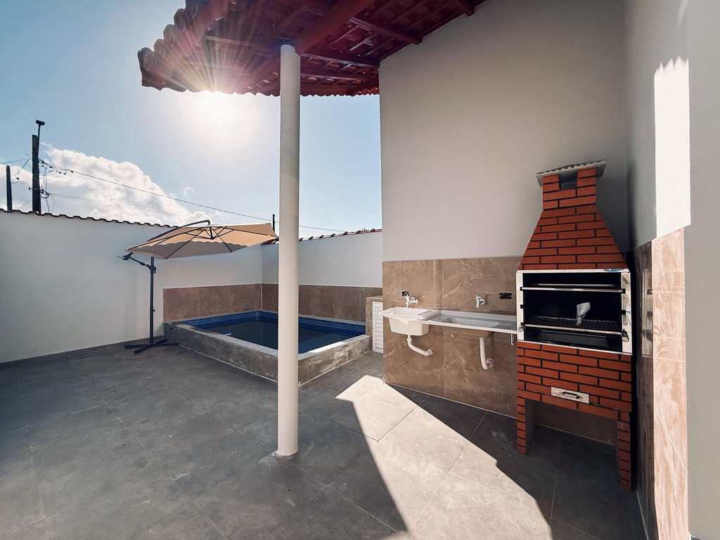 Casa em Mongaguá, no bairro Jardim Praia Grande